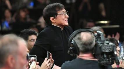 Jackie Chan karantinaya alındı iddiası