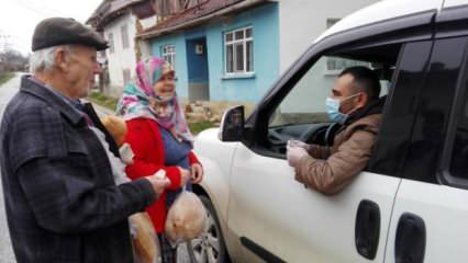 Köy köy dolaşıp yaşlıların kapısına kadar götürüyor