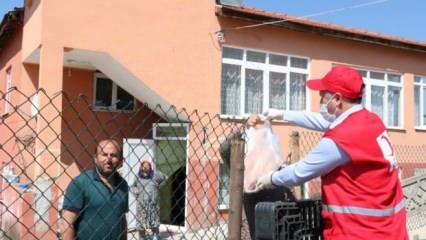 Türk Kızılay, sokağa çıkma yasağının 2. gününde de ekmek dağıttı