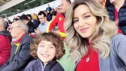 Sabri Sarıoğlu'nun oğlu pilot annesi Yağmur Sarıoğlu'nun yönlendirmesiyle uçak kullandı!