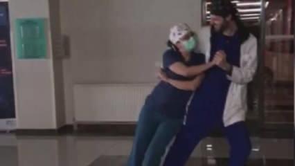 Sağlık çalışanı çift düğün danslarını hastane koridorunda yaptı