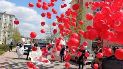 2 bin 323 balon, gökyüzüne bırakıldı  