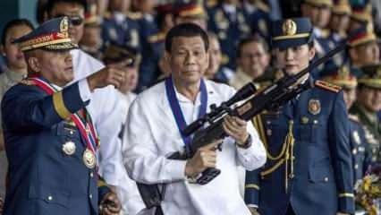 Duterte'yi çıldırtan olay: Hepinizi bitireceğim, kaçıp saklanın