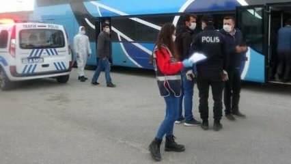 Sahte seyahat belgesiyle İstanbul'dan Van'a gelen 22 kişi yakalandı