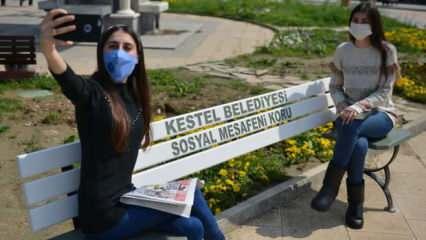 Bursa'da sosyal mesafeli oturma bankı