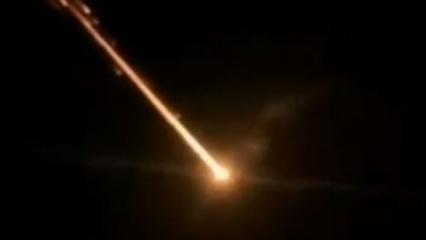 Endonezya'da düşen meteor görüntüsü dehşete düşürdü