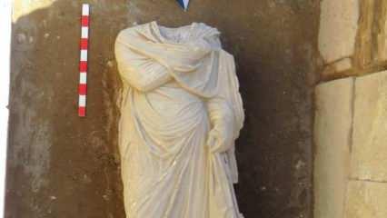 Patara’da Roma dönemine ait kadın heykeli bulundu   