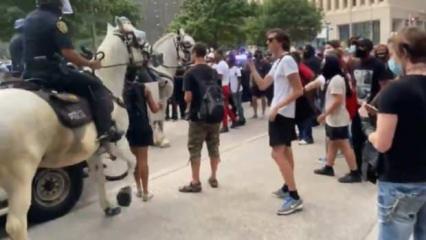 ABD'de gerilim tırmanıyor: Bir polis göstericiyi ezdi