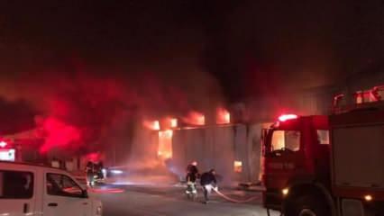 Sanayi sitesinde yangın: 5 iş yeri küle döndü