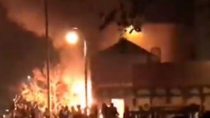 Trump 'vururum' dedi: Göstericiler polis merkezini ateşe verdi