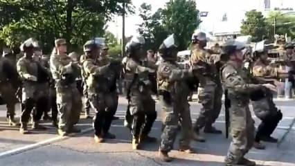 ABD’de Ulusal Muhafızlar 'Macarena' dansı yaptı