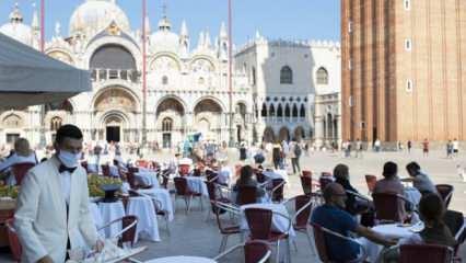 Turistlere kapılarını açan Venedik'ten kareler