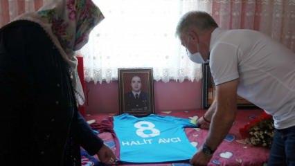 Ahmet Ağaoğlu, şehit ailesini ziyaret etti