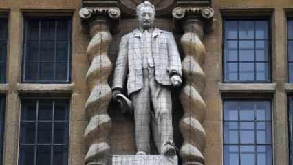 Oxford Oriel Koleji, Cecil Rhodes'un heykelinin kaldırılması için herekete geçti