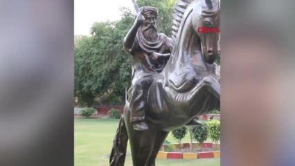 Pakistan'da Ertuğrul Gazi'nin heykeli dikildi