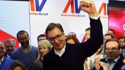 Sırbistan'da genel seçimleri Vucic kazandı