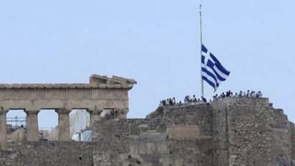 Yunanistan'da Ayasofya yası: Bayraklar yarıya indi