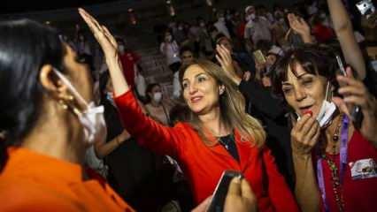 CHP Kadın Kolları Genel Başkanlığına Aylin Nazlıaka seçildi