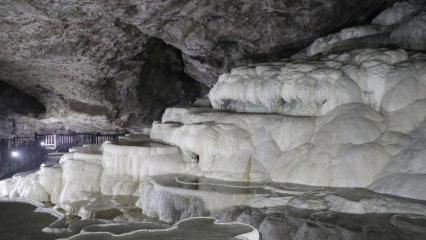 'Yer altındaki gizli Pamukkale' Kaklık Mağarası