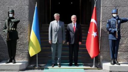 Bakan Akar, Ukrayna Başbakan Yardımcısı Urisky ile görüştü