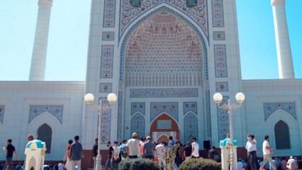 6 aylık aradan sonra Özbekistan'da Cuma namazı