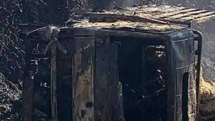 Burhaniye'de devrilerek yanan saman yüklü kamyonetin sürücüsü öldü