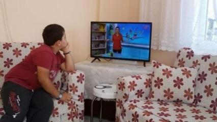 EBA TV'yi izleyemeyen çocuklara televizyon alındı