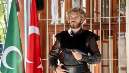 Osmanlı Devleti'nin kurucusu Osman Gazi'nin türbesinde saygı nöbeti başladı