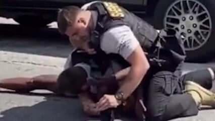 ABD'de yine polis şiddeti: Siyahi adamın nefesini kestiler