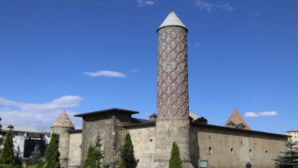 Erzurum'da gezilecek tarihi yerler en sessiz günlerini yaşıyor