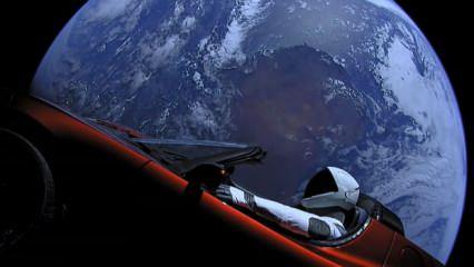 Elon Musk'ın Tesla'sı Mars'a yaklaştı
