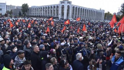 Kırgızistan Cumhurbaşkanı Ceenbekov: Acilen durumu kontrol altına almak zorundayız