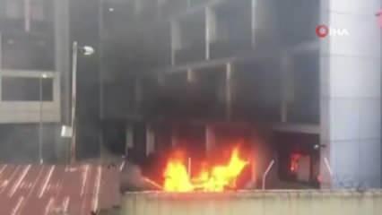 Nijerya yine karıştı! Otobüs terminali ve binaları ateşe verdiler