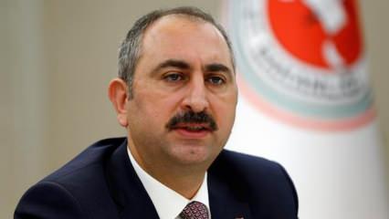 Adalet Bakanı Gül'den İzmir'deki adliye binaları açıklaması