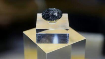 Çin'de paha biçilmez 88 karatlık siyah elmas görücüye çıktı!