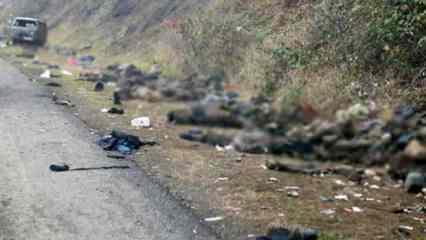 Ermenistan askerlerinin cesetlerini bırakarak gidiyor