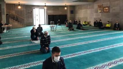 Şüheda Camii'nde şehitler için hatim programı yapıldı