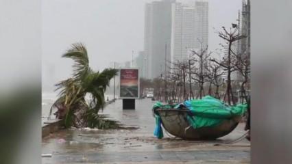 Vietnam’a yaklaşan Vamco Tayfunu şiddetli rüzgarlara neden oldu