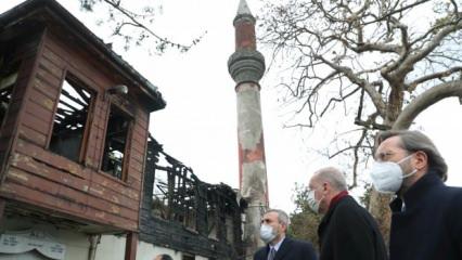 Erdoğan, yangın çıkan Vaniköy Camii'nde incelemelerde bulundu