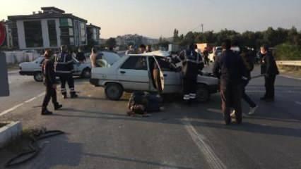 İzmir'de iki otomobil çarpıştı; 1 ölü 1 yaralı