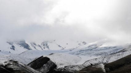 Türkiye'nin gözde kayak merkezleri beyaza büründü