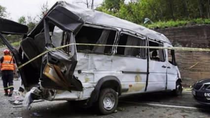 Nikaragua'da otobüs devrildi: 17 ölü