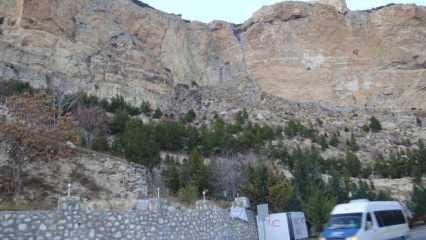 5.2’lik deprem Karaman’da kayaları yerinden oynattı