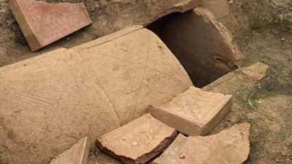 İznik'te 5 lahit bulunan zeytinlikte yeni mezar odaları bulundu