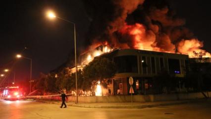Son dakika: İzmir'de korkutan yangın: Çok sayıda itfaiye olay yerinde