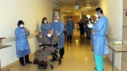 113 yaşındaki Arzu nine 2 haftada koronavirüsü yendi