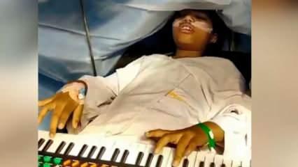 Hindistan'da 9 yaşındaki kız beyin ameliyatı sırasında piyano çaldı