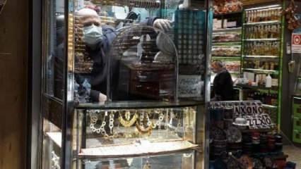 Mısır Çarşısı’nın 1 metrekarelik en küçük dükkanı...