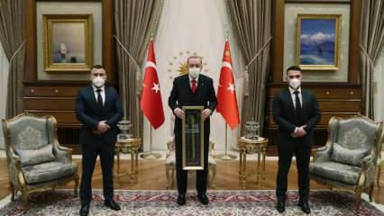 Cumhurbaşkanı Erdoğan, Avusturya’daki terör saldırısında kahraman olan iki Türk’ü kabul etti