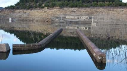 Baraj suyu çekildi, 2 bin yıllık köprü gün yüzüne çıktı